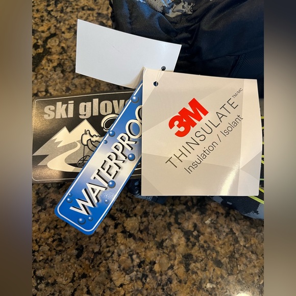 3M Thinsulate ski gloves in black and gray with neon green bones  size 4-7 NWT - Picture 3 of 5